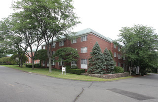 Georgian Manor in Bristol, CT - Building Photo
