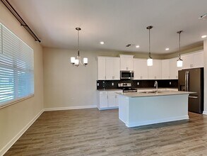 472 Brunswick Dr in Davenport, FL - Building Photo - Building Photo