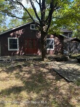 153 Maverick Rd in Woodstock, NY - Building Photo - Building Photo
