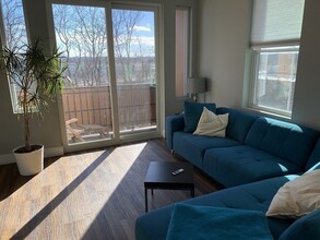 408 E 8th St, Unit #2A in Boston, MA - Foto de edificio - Building Photo