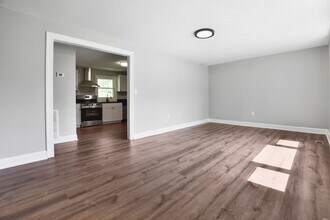 2447 Whitfield Dr in Clarksville, TN - Building Photo - Building Photo