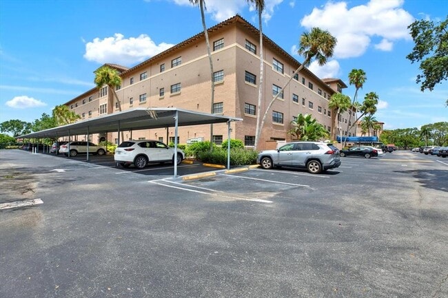 property at 6100 Gulfport Blvd S