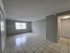 8011 W 6th Ave in Hialeah, FL - Building Photo - Building Photo