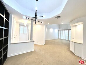 11680 Montana Ave in Los Angeles, CA - Building Photo - Building Photo