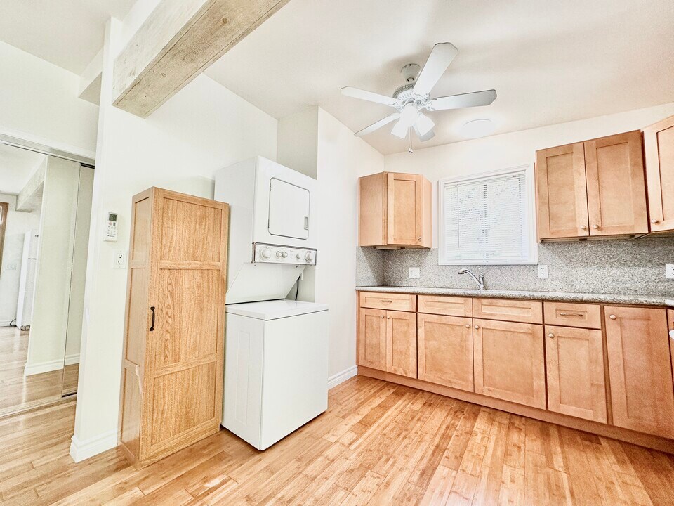 3764 Moore St in Los Angeles, CA - Building Photo