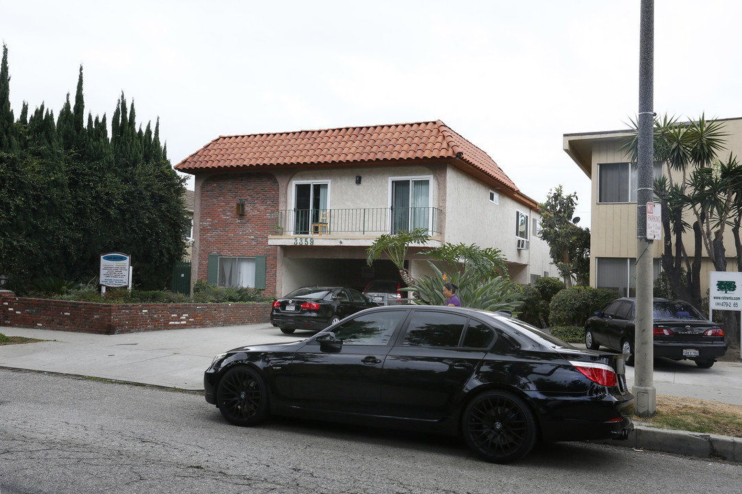 3359 Mentone Ave in Los Angeles, CA - Building Photo