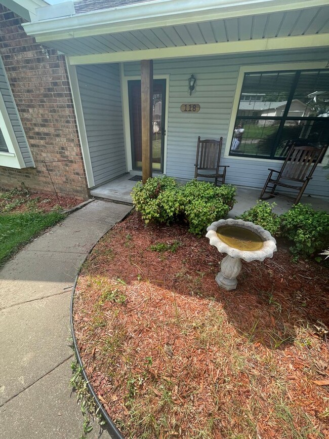 property at 118 Markhaven Dr
