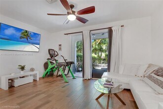 355 SE 1st Dr in Deerfield Beach, FL - Building Photo - Building Photo