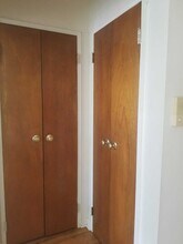 565 Grove St, Unit D-8 in Clifton, NJ - Foto de edificio - Building Photo