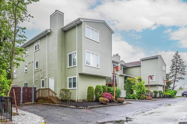 property at 700 10th St