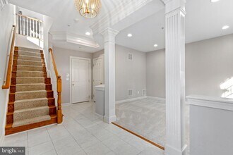 5174 Brawner Pl in Alexandria, VA - Foto de edificio - Building Photo