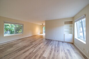 Apartment in San Carlos Creek in San Carlos, CA - Building Photo