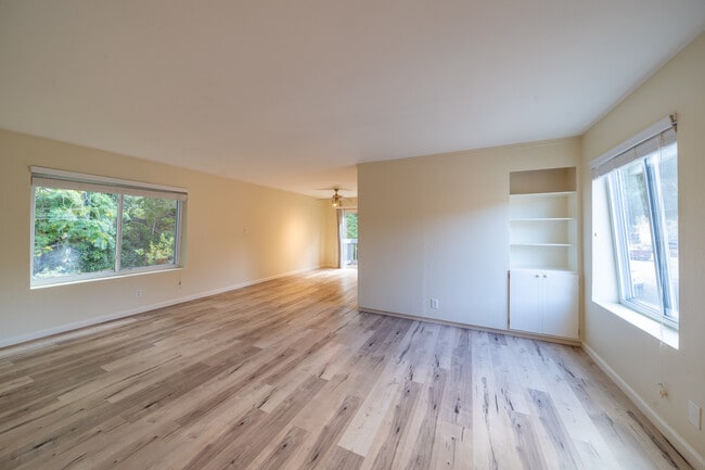 Apartment in San Carlos Creek in San Carlos, CA - Foto de edificio - Interior Photo