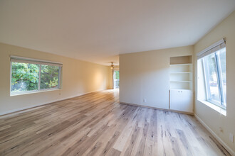 Devonshire in San Carlos, CA - Building Photo - Interior Photo