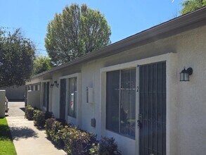 4360 10th St, Unit 2 in Riverside, CA - Foto de edificio - Building Photo