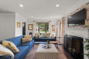 6430 Olde York Rd in Parma Heights, OH - Building Photo