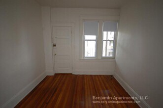 1375 Commonwealth Ave, Unit 8 in Boston, MA - Building Photo - Building Photo