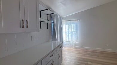 7795 Canyon Point Ln in San Diego, CA - Building Photo - Building Photo