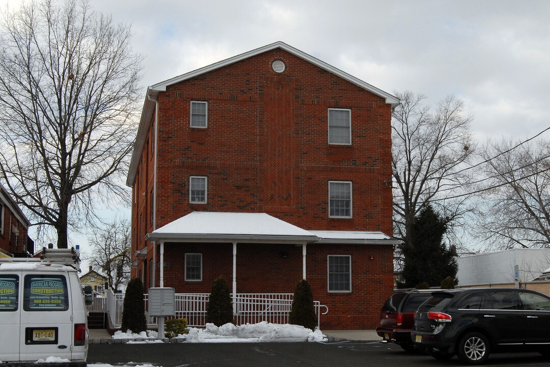 830-832 Bayway Ave in Elizabeth, NJ - Building Photo