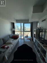 159 Wellesley St E in Toronto, ON - Building Photo - Building Photo