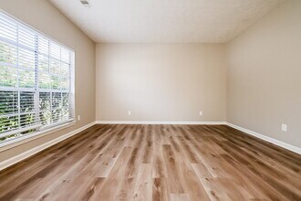 6514 Eastbriar Dr in Lithonia, GA - Building Photo - Building Photo