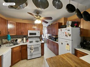 758 10th Ave in New York, NY - Building Photo - Building Photo