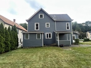 127 E Chester St in Kingston, NY - Building Photo - Building Photo