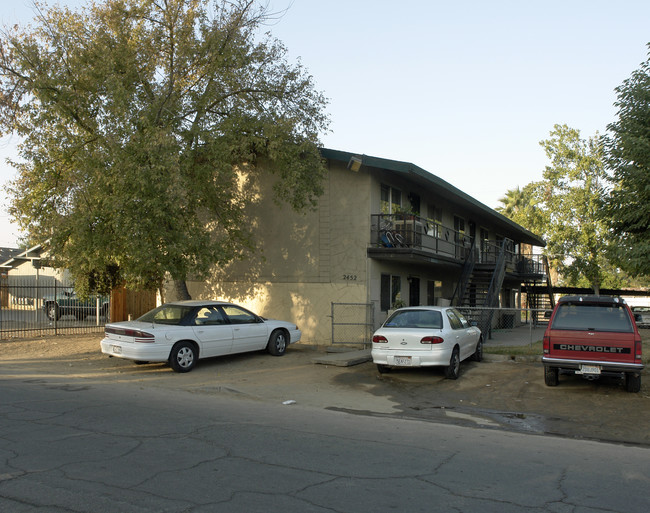 2452 S 9th St in Fresno, CA - Building Photo - Building Photo