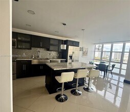 2017 S Ocean Dr in Hallandale Beach, FL - Building Photo - Building Photo