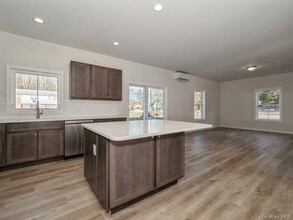 4 S Hls Wy-Unit -8 in Wappingers Falls, NY - Building Photo - Building Photo