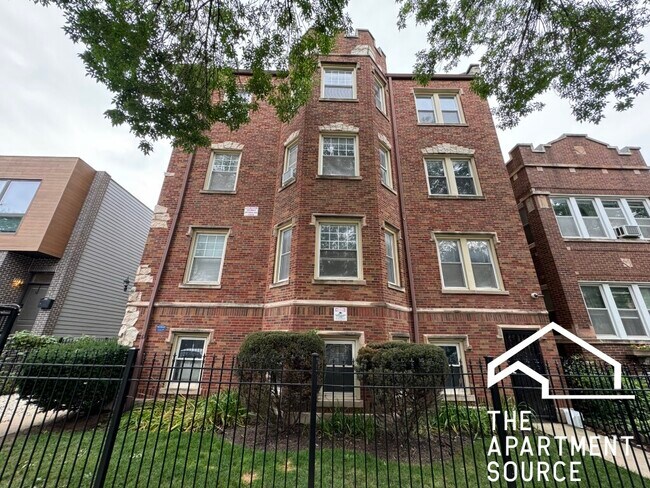 2440 N Hamlin Ave, Unit 2B