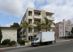 11831 Avon Way in Los Angeles, CA - Building Photo - Building Photo