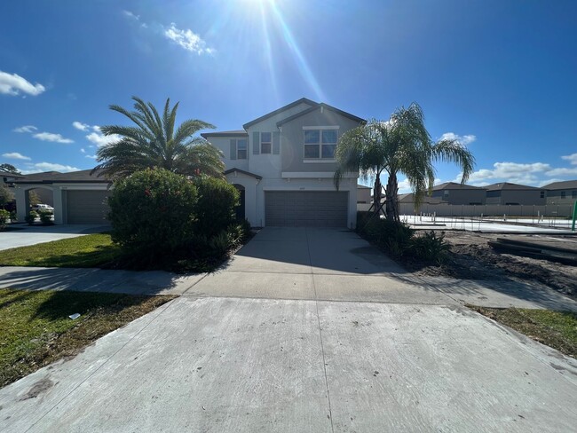 10237 Bright Crystal Ave in Riverview, FL - Foto de edificio - Building Photo