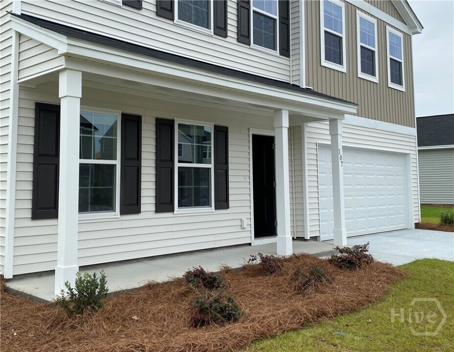 107 Stillhouse Dr in Springfield, GA - Foto de edificio