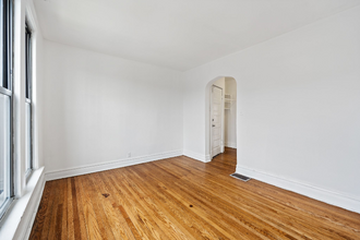 3601 N Sacramento Ave in Chicago, IL - Foto de edificio - Building Photo