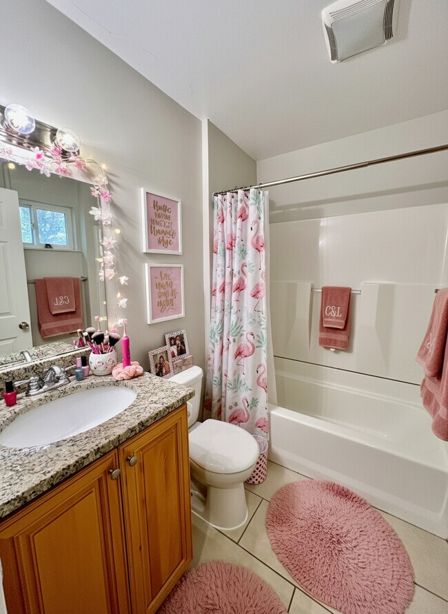 76 Egmont St in Brookline, MA - Foto de edificio - Building Photo