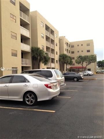8145 NW 7th St-Unit -102 in Miami, FL - Building Photo