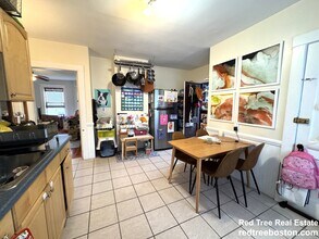 242 Belgrade Ave, Unit 2 in Boston, MA - Building Photo - Building Photo