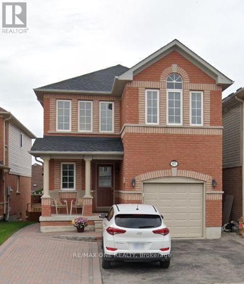 67 Millburn Dr in Bowmanville, ON - Building Photo