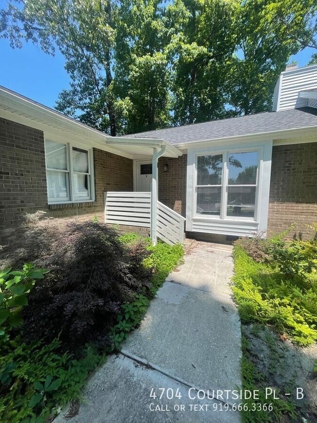 property at 4704 Courtside Pl