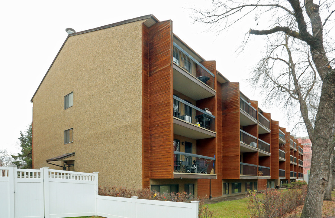 Emily Martin Arms in Edmonton, AB - Building Photo