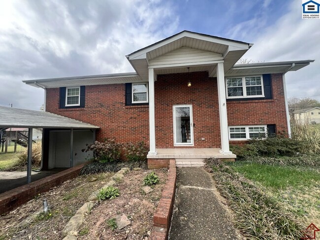 7204 Fairbanks Rd in Middle Valley, TN - Building Photo - Building Photo