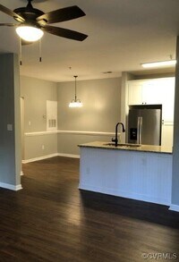 624 Bristol Village Dr photo'