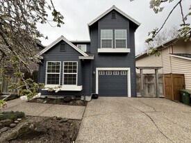 81 Kingsgate Rd in Lake Oswego, OR - Building Photo