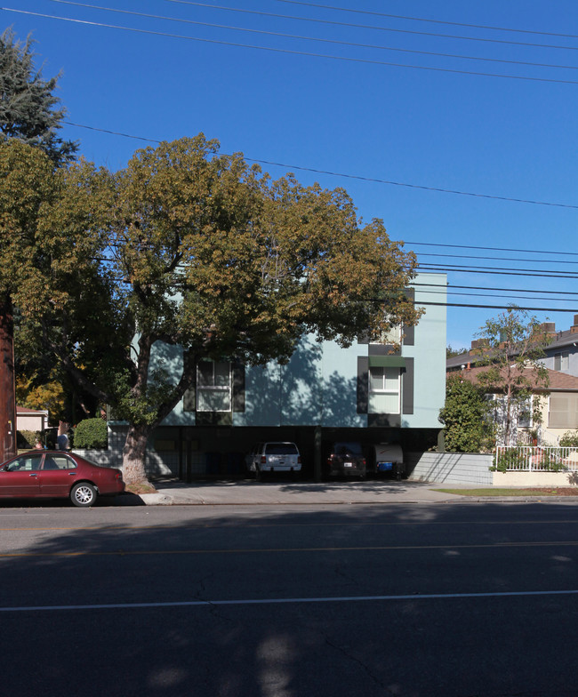 383 W Alameda Ave in Burbank, CA - Building Photo - Building Photo