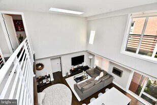 2012 Kalorama Rd NW in Washington, DC - Building Photo