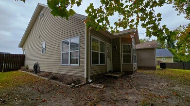 300 Bouy Ct in Swansboro, NC - Building Photo - Building Photo