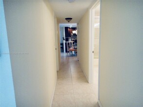 1102 Duncan Cir in Palm Beach Gardens, FL - Building Photo - Building Photo