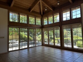 25228 La Loma Dr in Los Altos Hills, CA - Building Photo - Building Photo