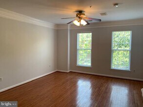 8836 Ashgrove House Ln in Vienna, VA - Building Photo - Building Photo